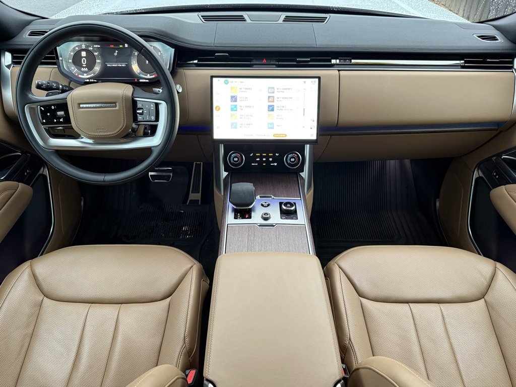 Certified 2023 Land Rover Range Rover SE image 16