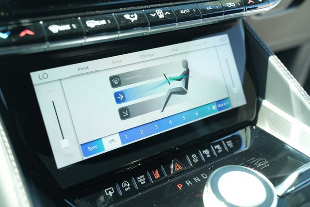 New 2026 Jeep Grand Wagoneer Summit AWD/4WD image 39