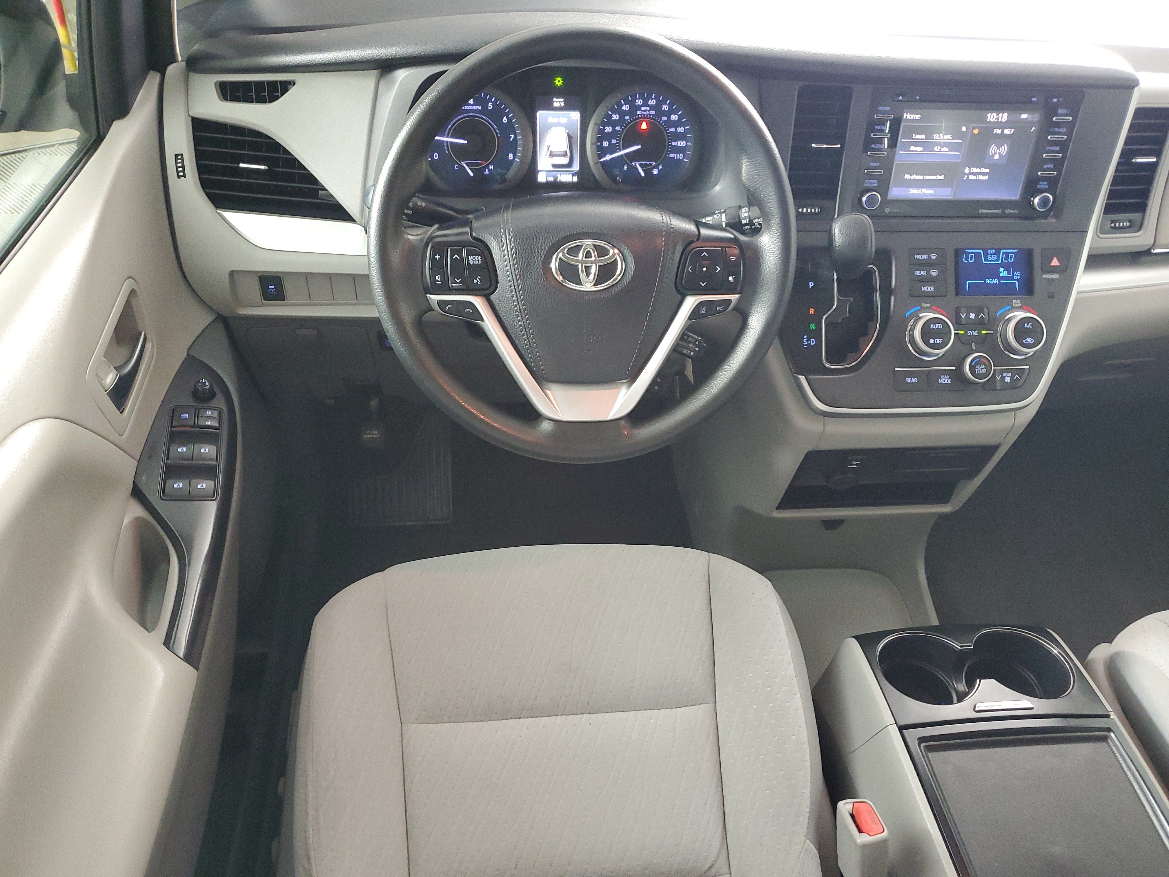 Used 2020 Toyota Sienna LE w/ Carpet Mat Package FWD image 15