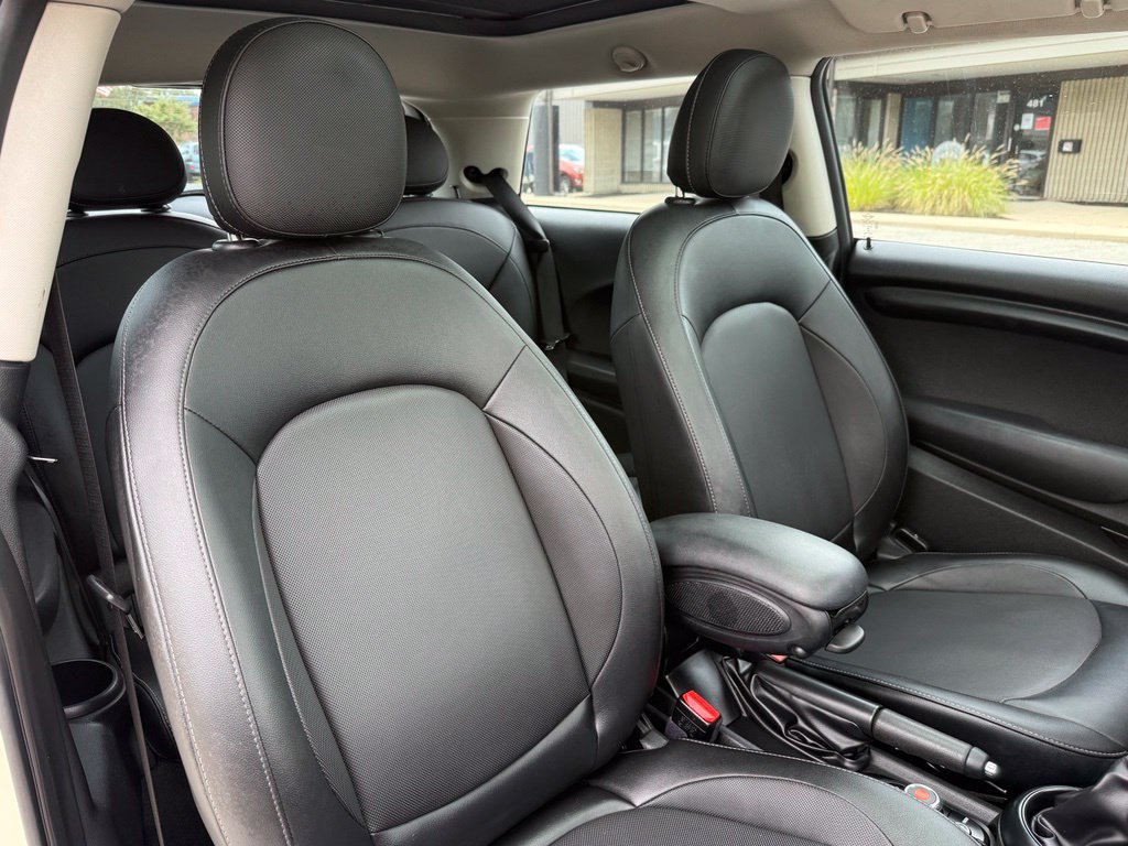 Used 2018 MINI Cooper 2-Door Hardtop FWD image 15