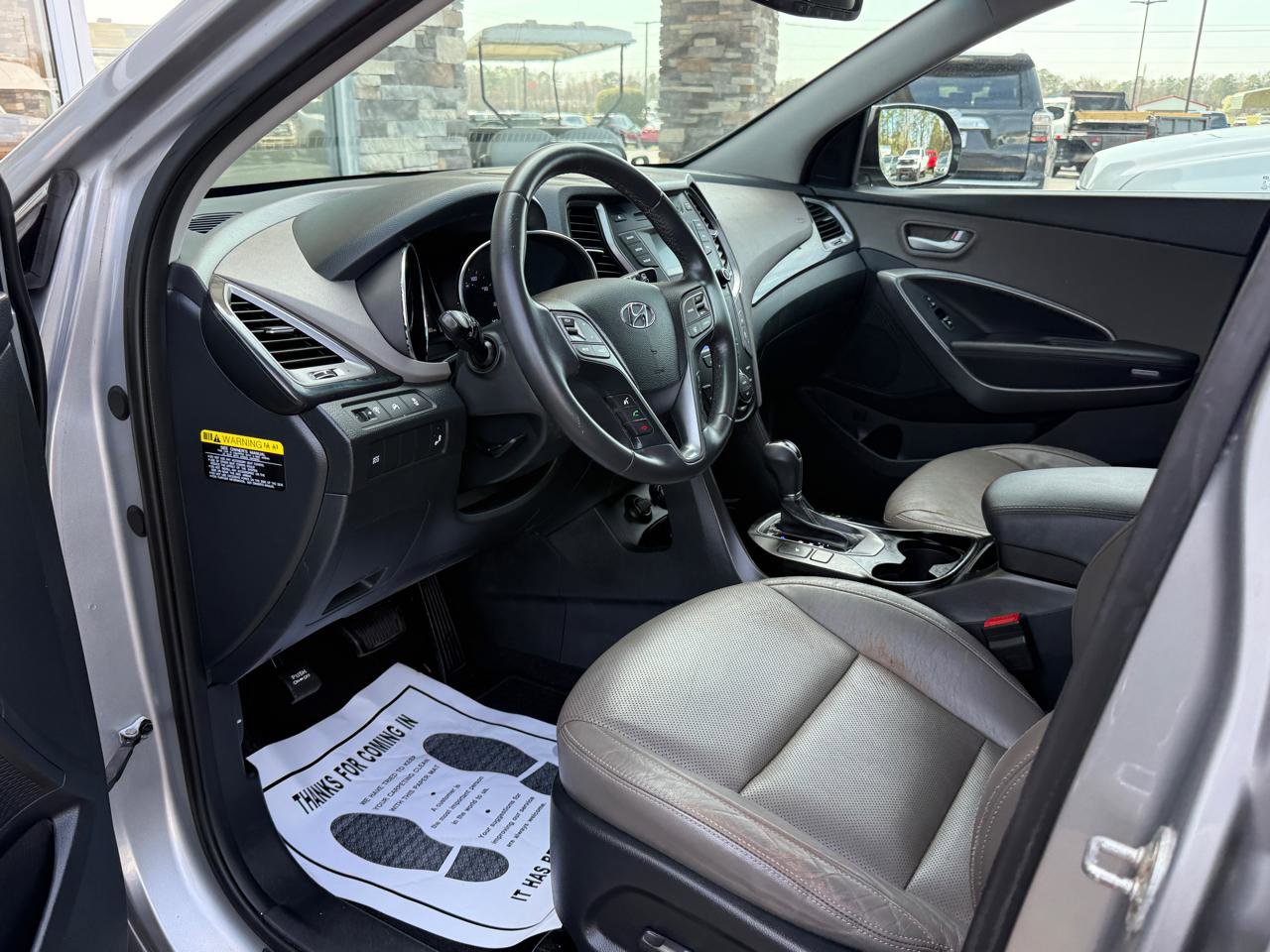 Used 2016 Hyundai Santa Fe SE w/ Option Group 02 image 9