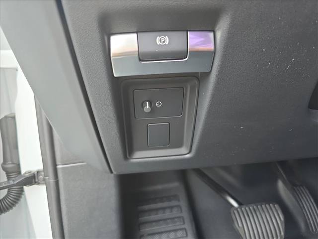 Used 2026 Land Rover Defender 110 S AWD/4WD image 25