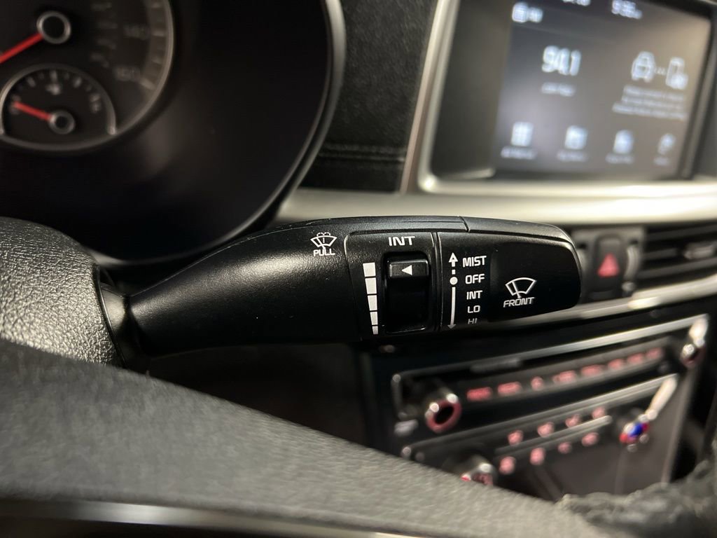 Used 2020 Kia Optima SE image 23