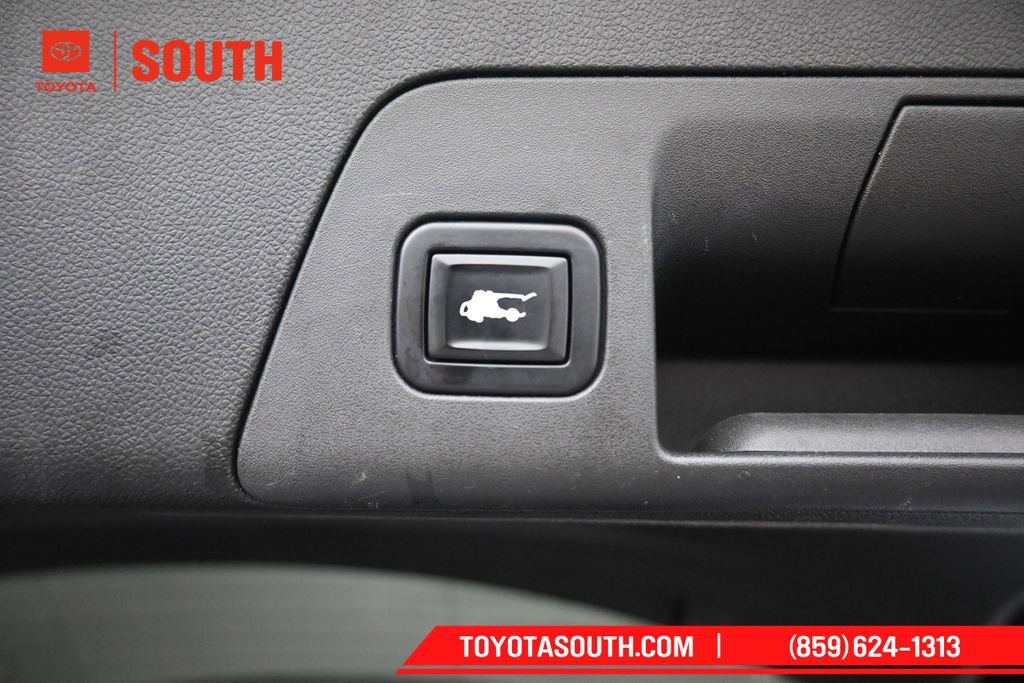 Used 2021 Buick Envision Essence w/ Sport Touring Package AWD/4WD image 27