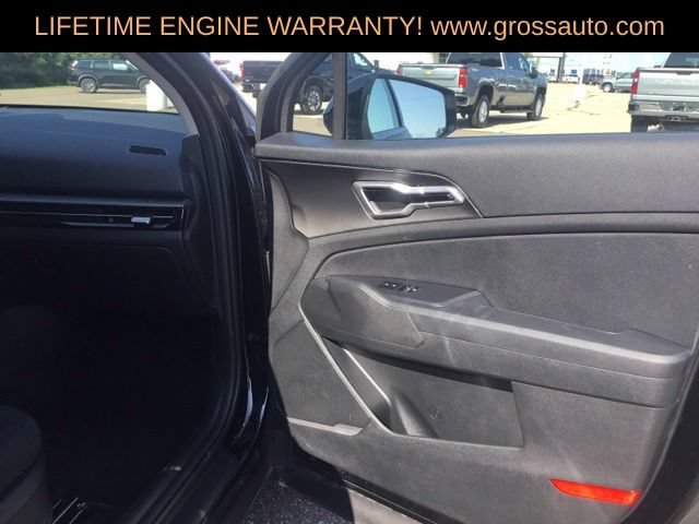 Used 2026 Kia Sportage LX AWD/4WD image 30