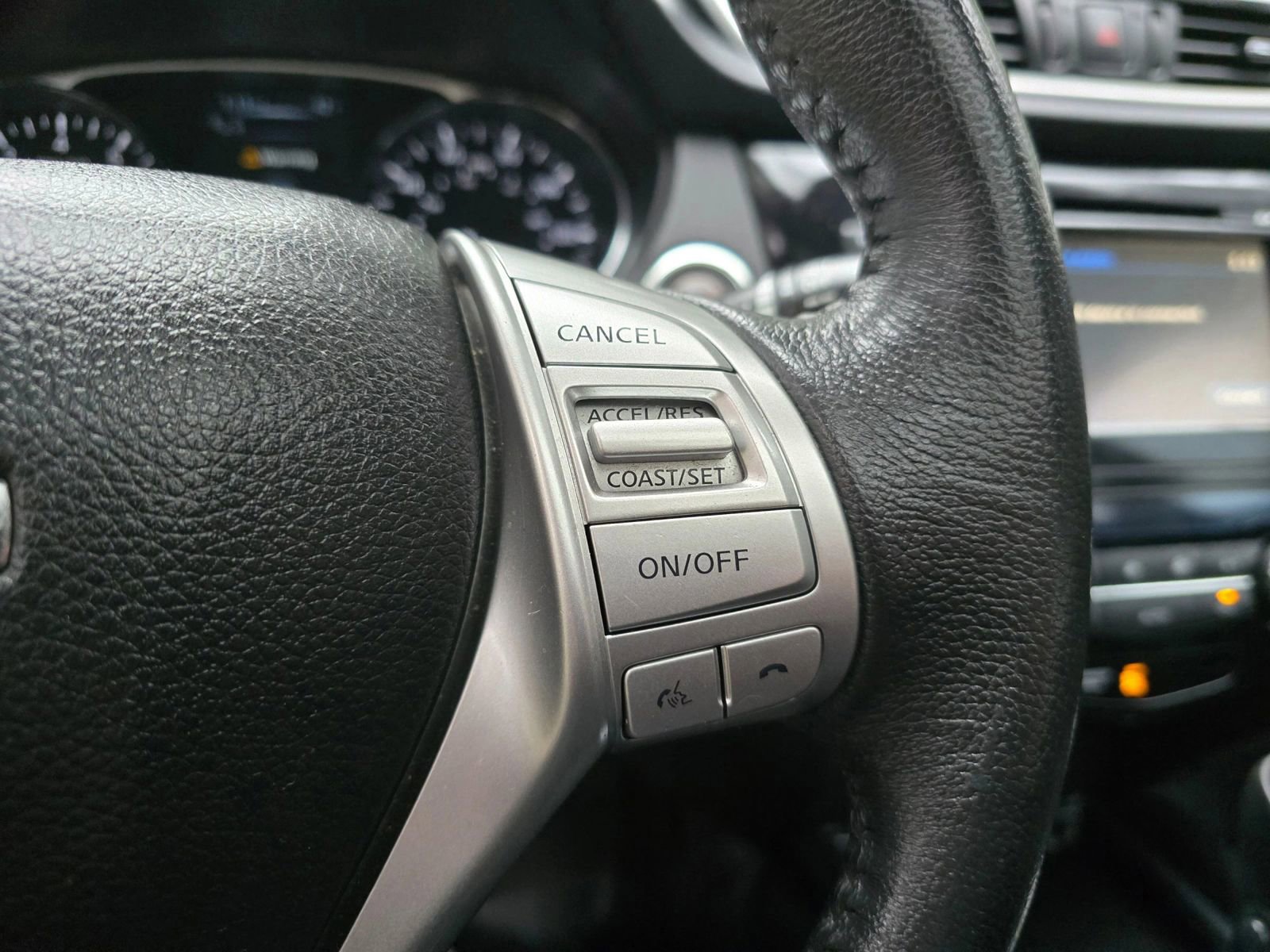 Used 2016 Nissan Rogue SL w/ SL Premium Package image 25