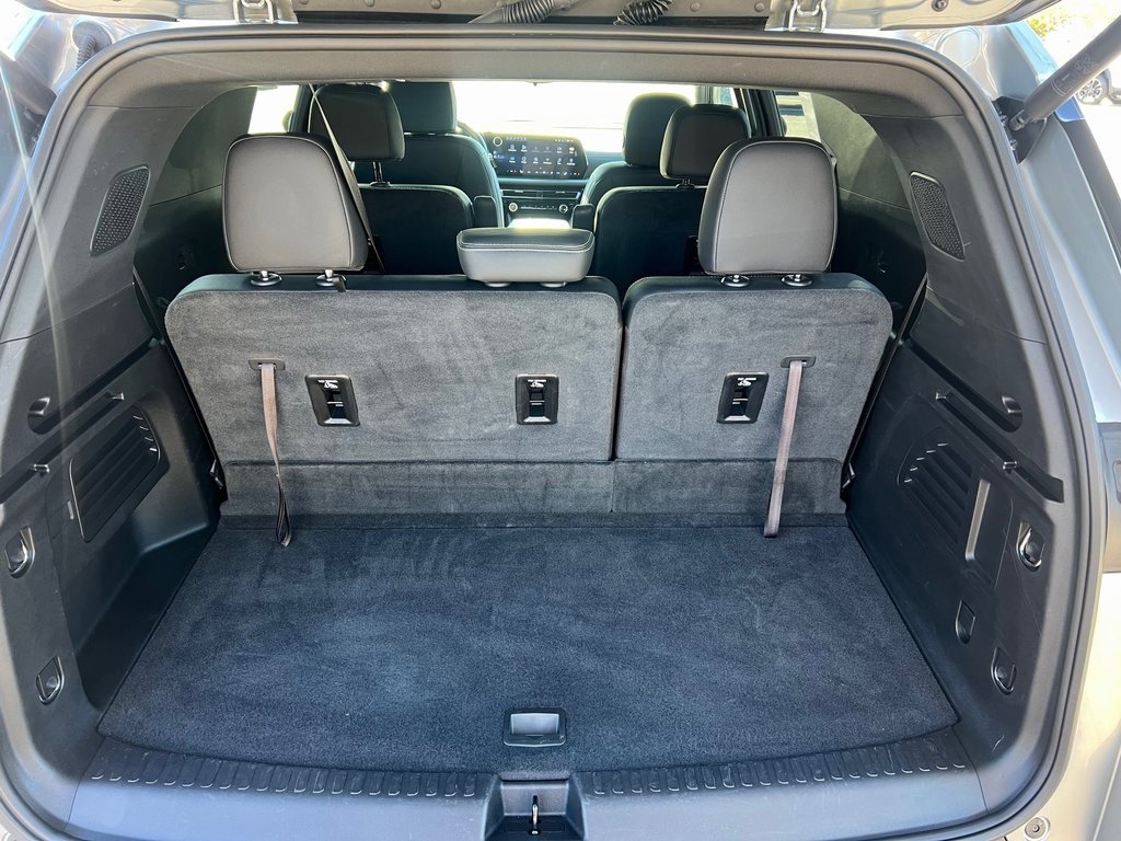 Used 2025 Chevrolet Traverse LT image 18