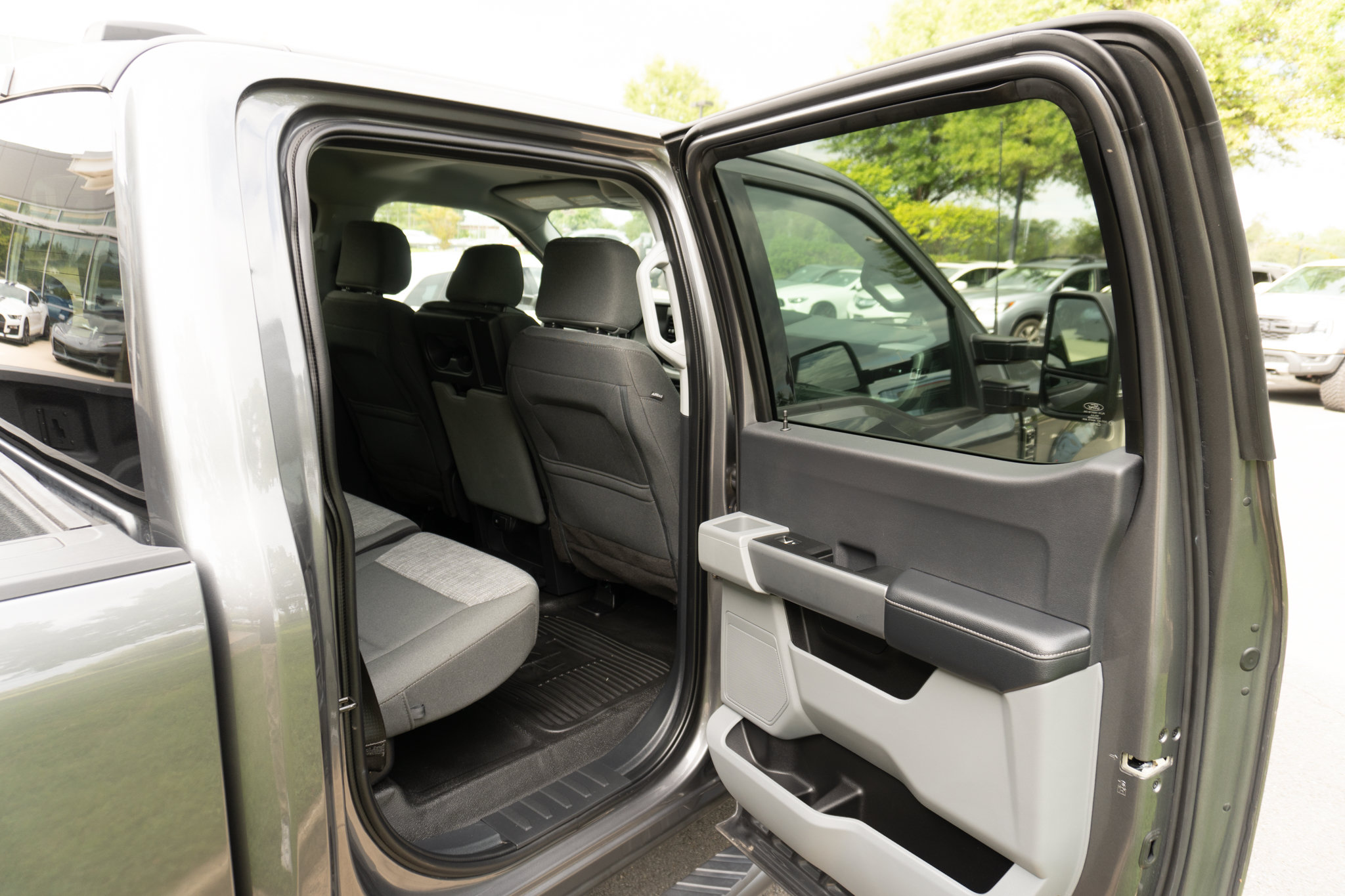 Used 2023 Ford F250 XLT w/ FX4 Off-Road Package AWD/4WD image 24