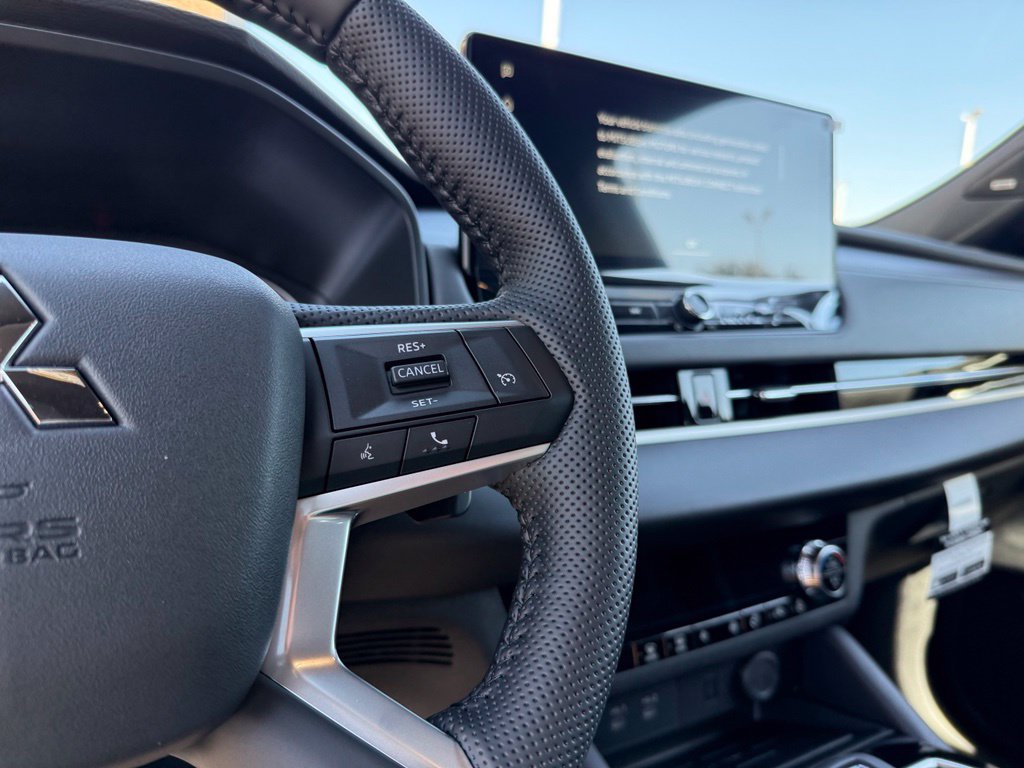 New 2026 Mitsubishi Outlander LE FWD image 22