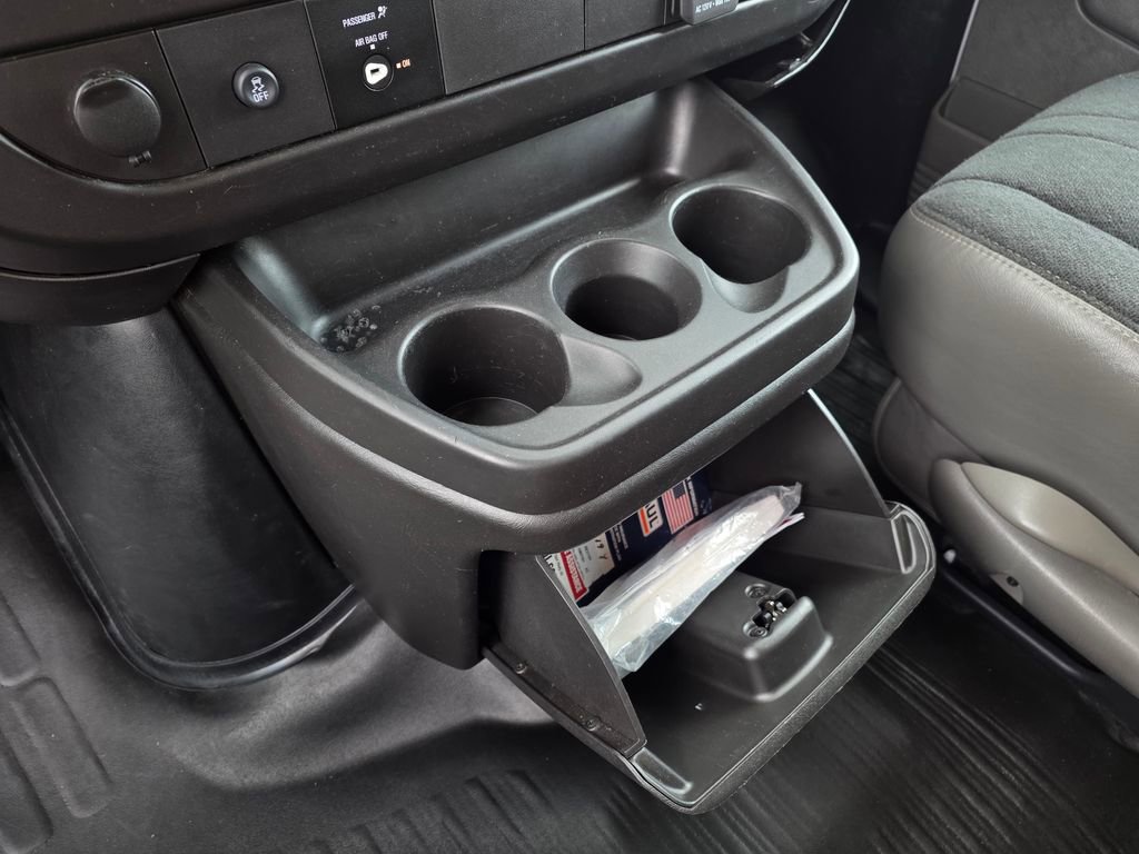 Used 2024 GMC Savana 2500 w/ Driver Convenience Package image 16