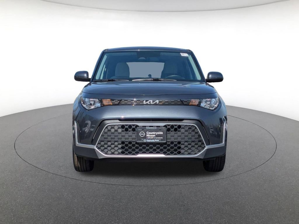 Used 2025 Kia Soul LX image 2