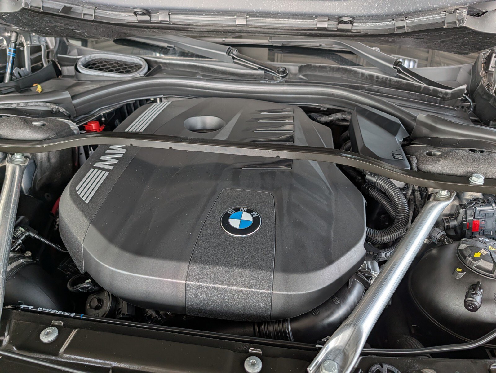 Used 2024 BMW 740i xDrive AWD/4WD image 27