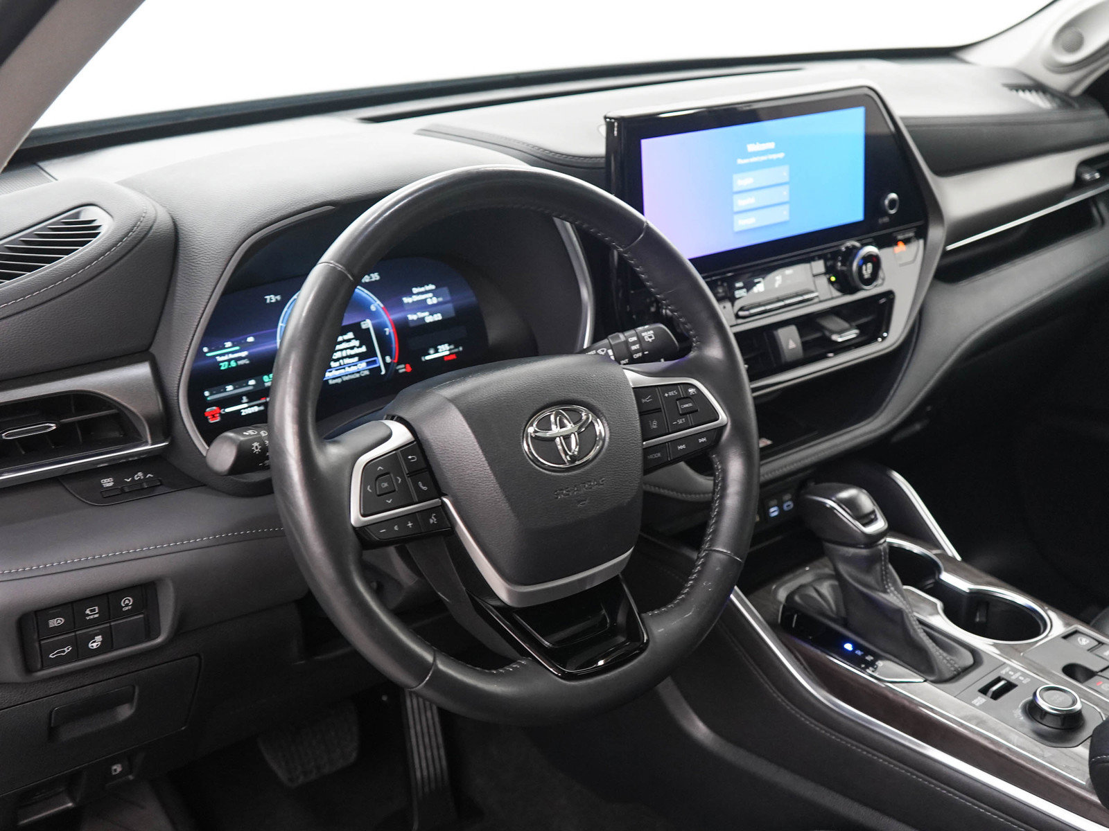 Used 2024 Toyota Highlander Limited AWD/4WD image 22