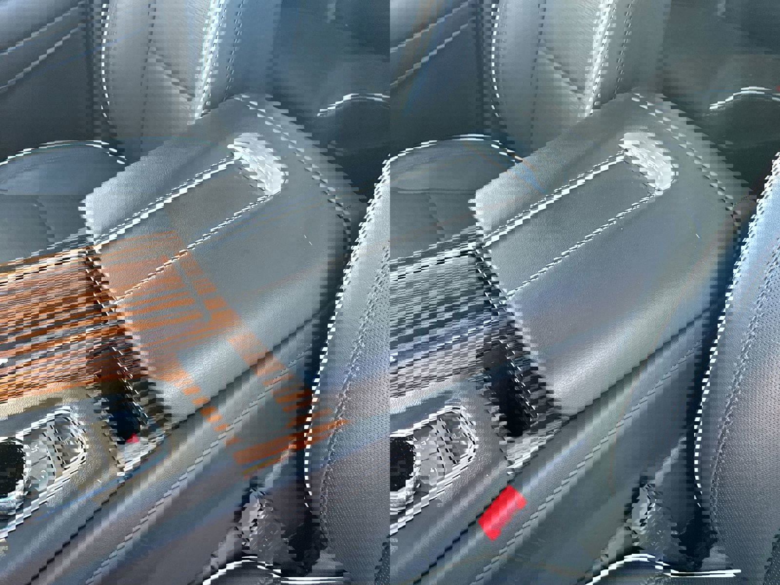 Used 2023 Cadillac Escalade ESV Premium Luxury image 21