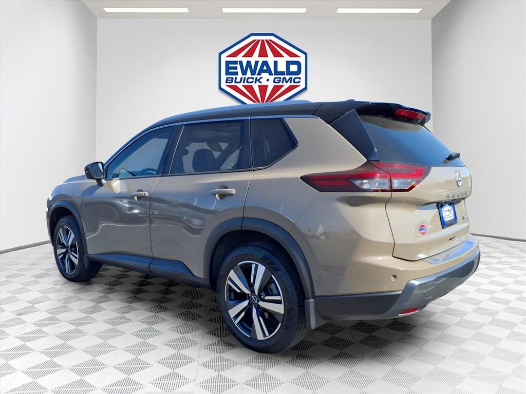 Used 2024 Nissan Rogue SL w/ SL Premium Package AWD/4WD image 3