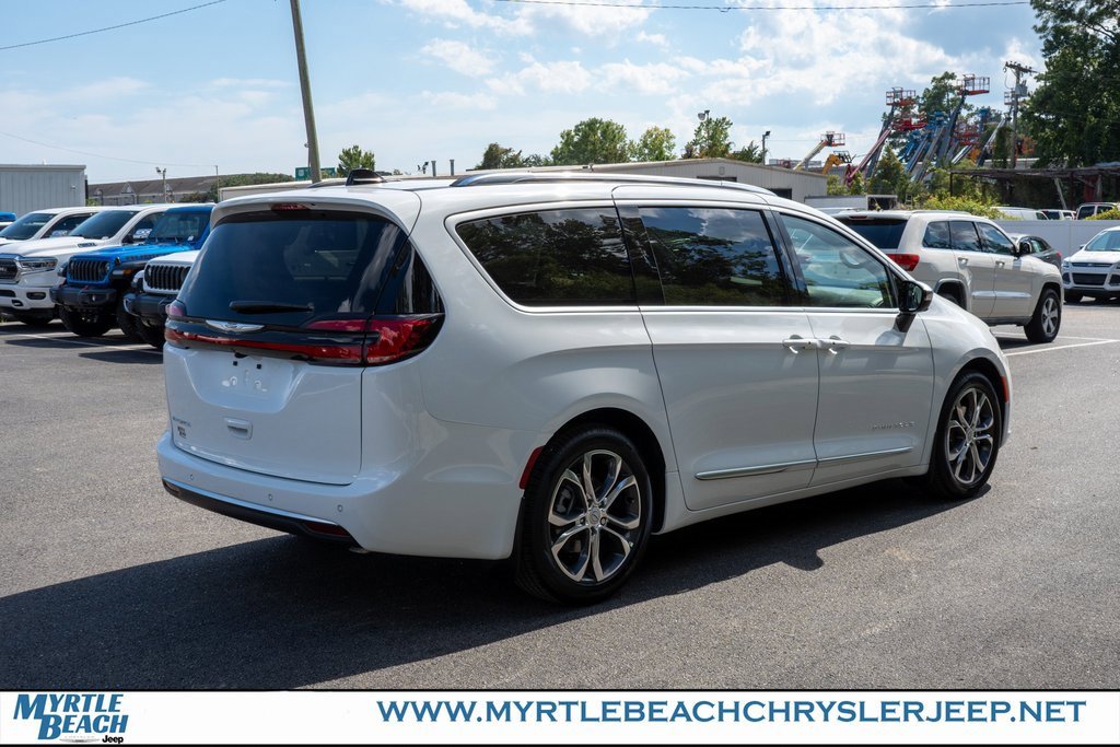 New 2026 Chrysler Pacifica Pinnacle image 6