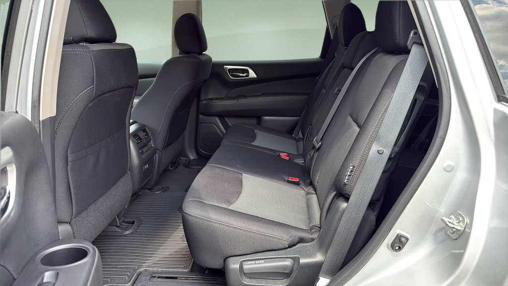 Used 2019 Nissan Pathfinder S AWD/4WD image 14