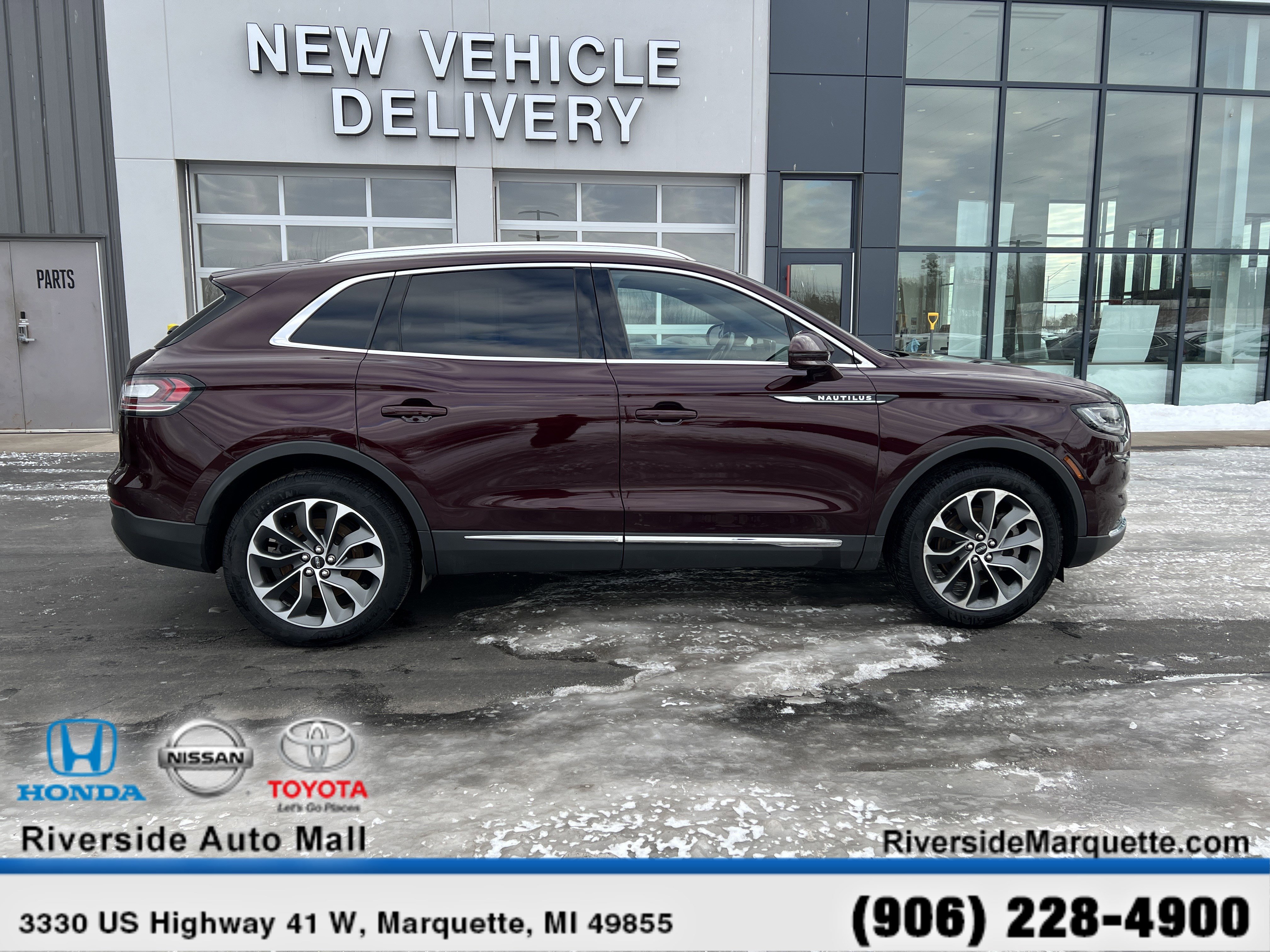 Used 2023 Lincoln Nautilus Reserve w/ Luxury Package image 10