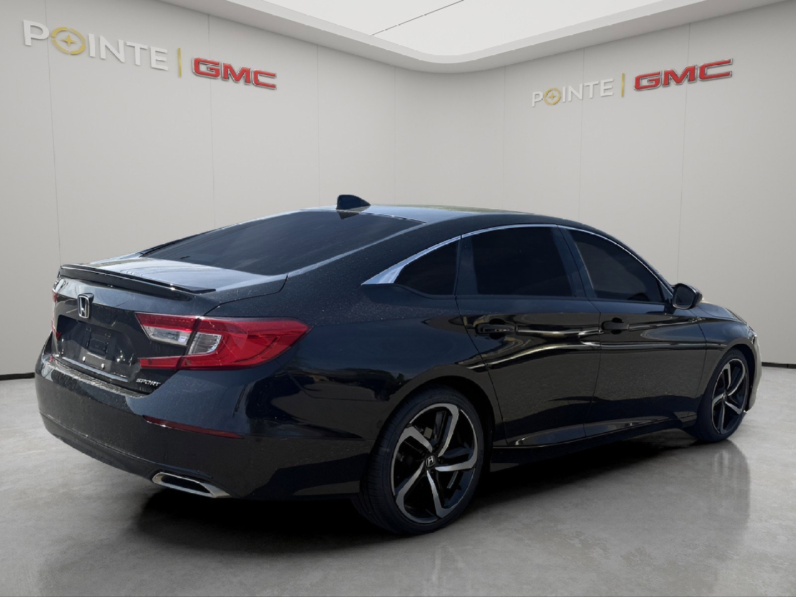 Used 2022 Honda Accord Sport image 4