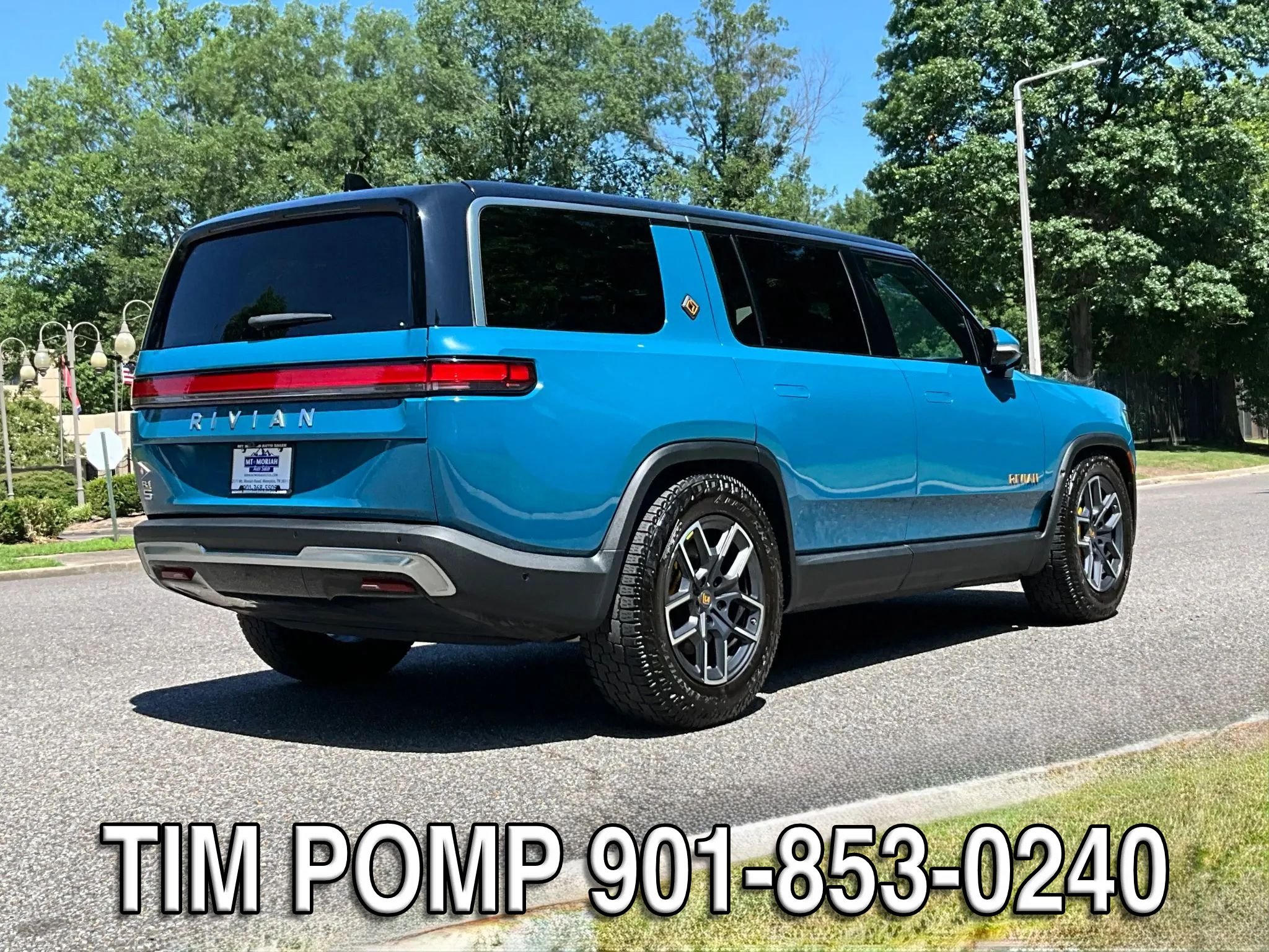 Used 2023 Rivian R1S Adventure AWD/4WD image 6