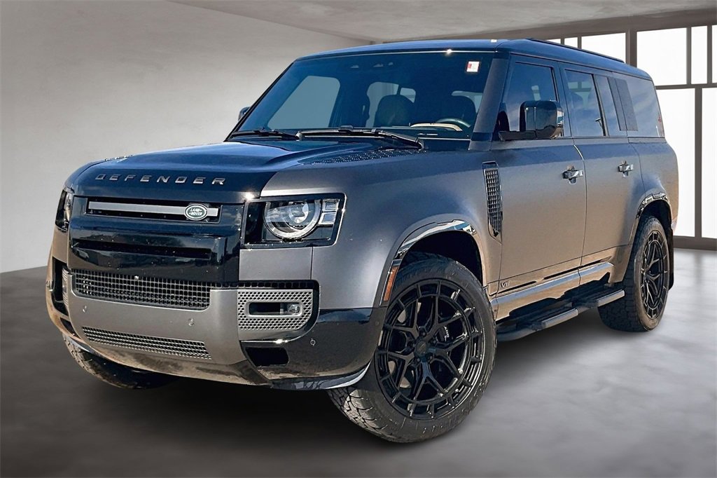 Used 2025 Land Rover Defender 130 V8 image 1