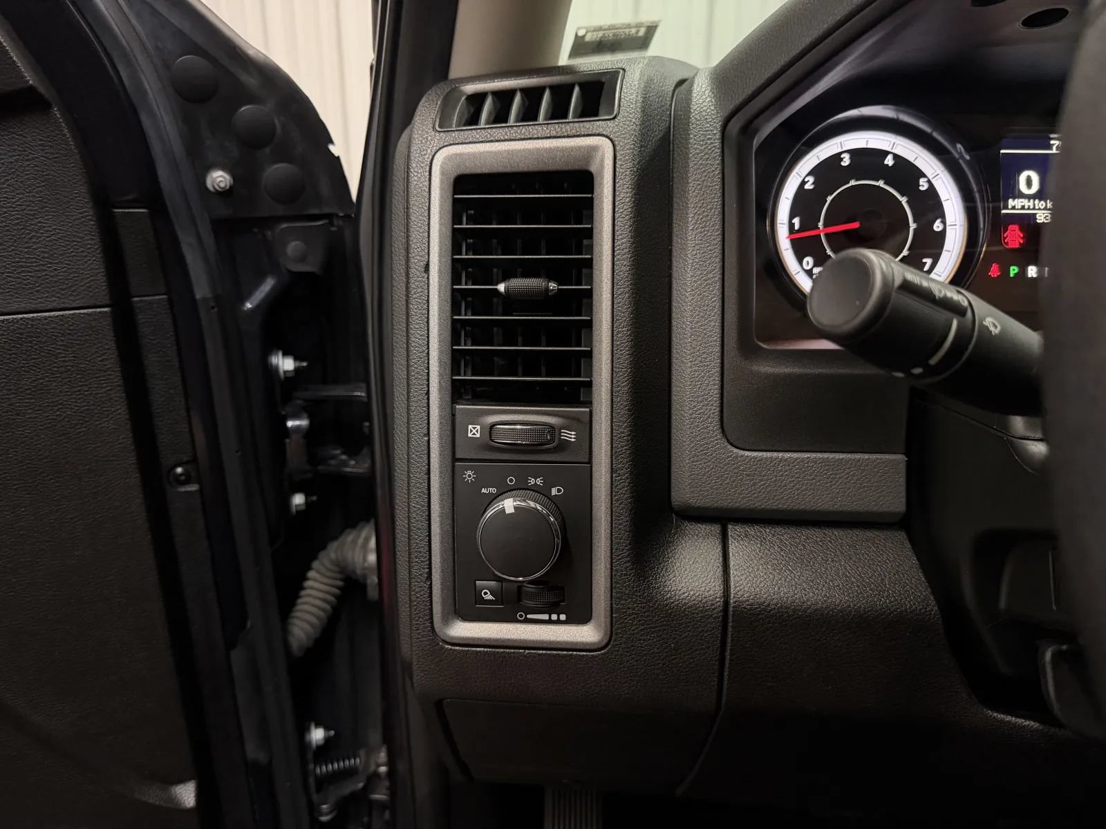 Used 2019 RAM 1500 Tradesman w/ Chrome Plus Package RWD image 25