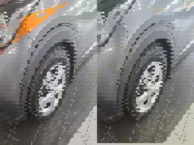 Used 2020 Nissan Kicks S image 27