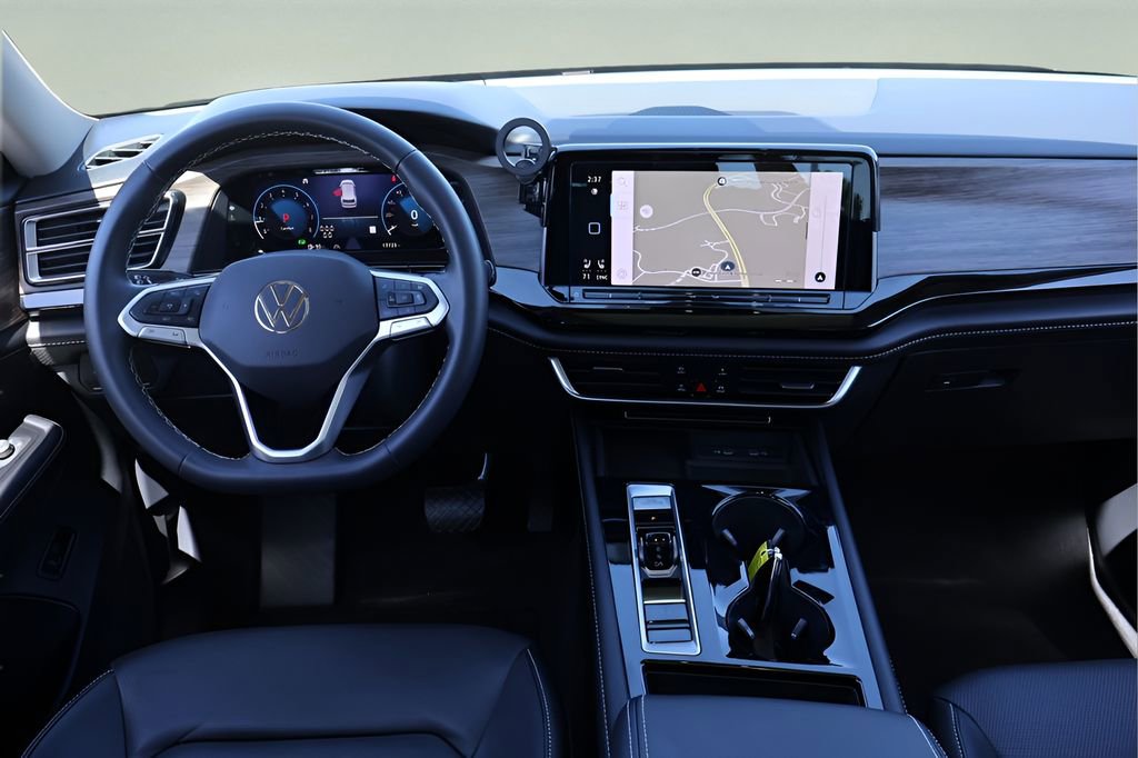 Used 2024 Volkswagen Atlas SEL image 14