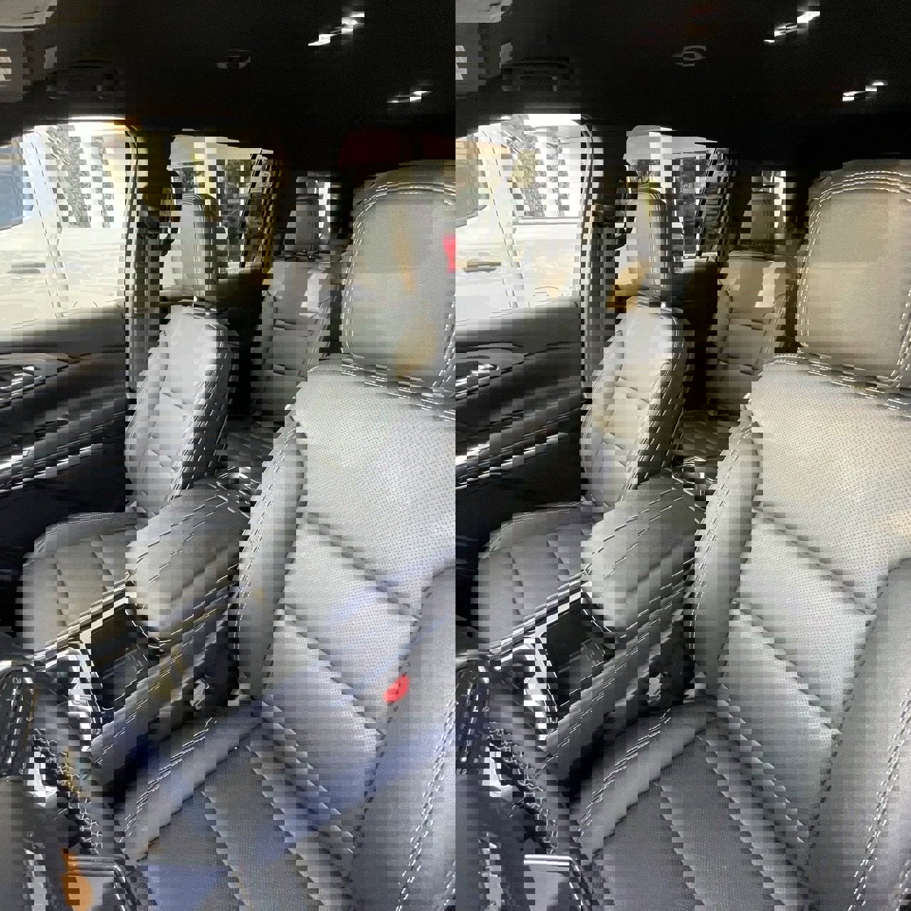 Used 2025 Chevrolet Traverse LT image 20