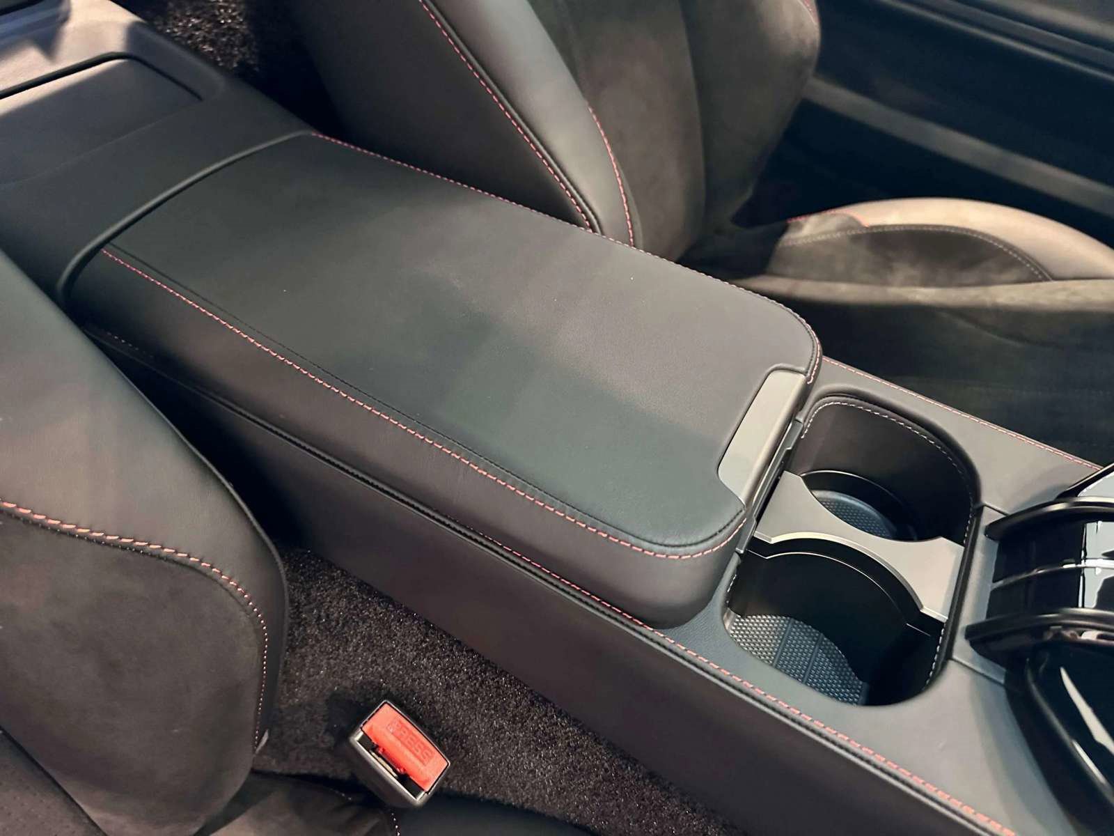 New 2025 Aston Martin V8 Vantage Coupe image 21