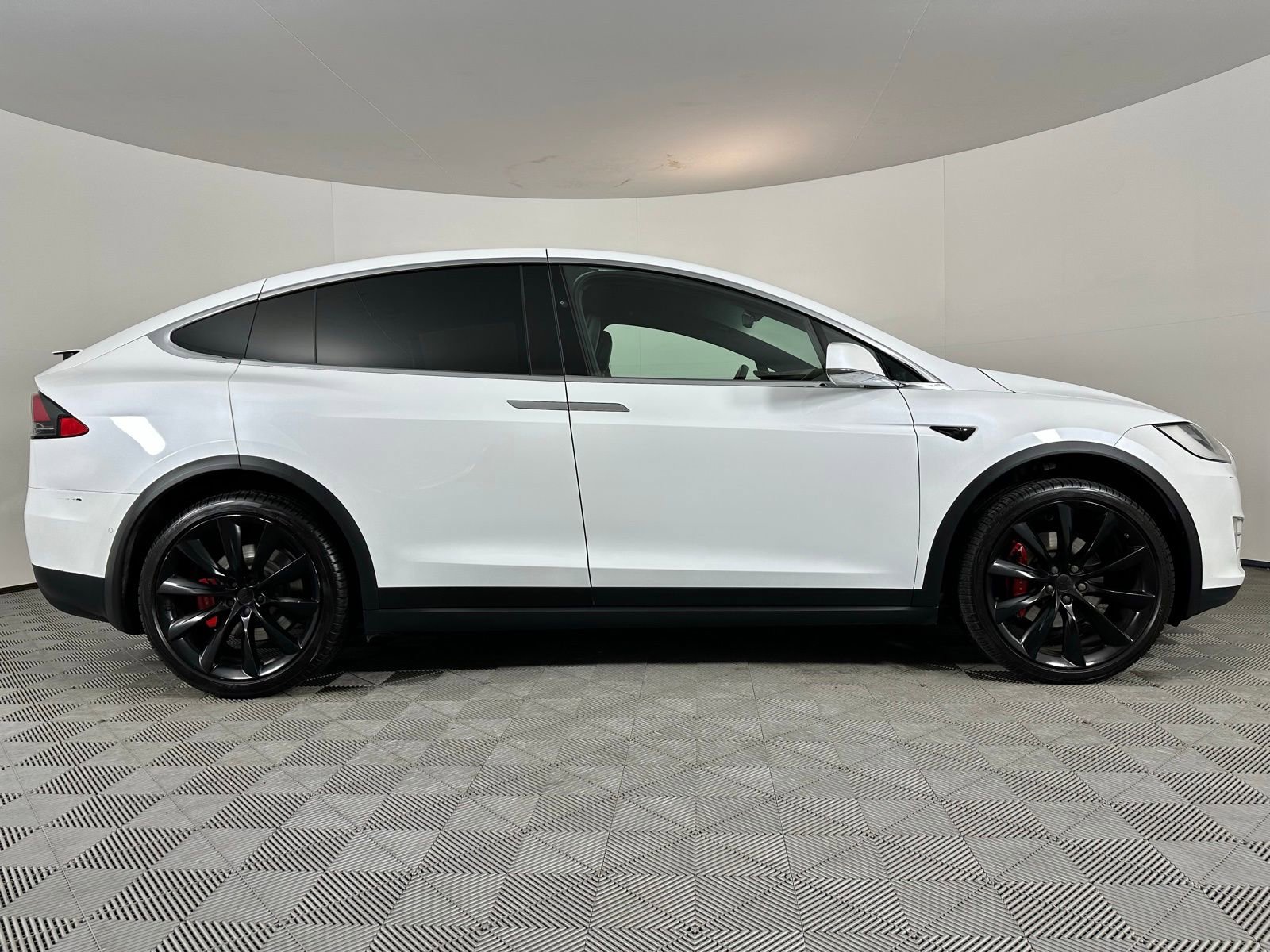 Used 2021 Tesla Model X Performance image 44