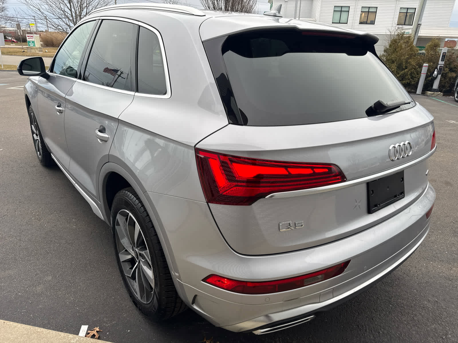 Used 2023 Audi Q5 2.0T Premium Plus w/ Premium Plus Package image 6