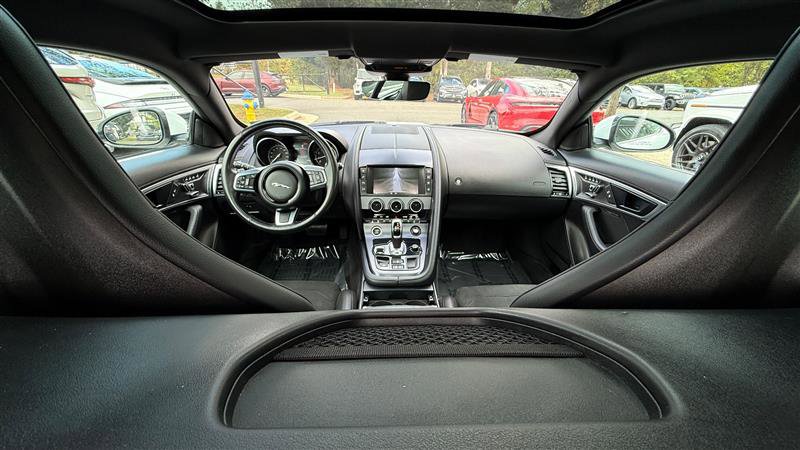 Used 2018 Jaguar F-TYPE Coupe image 21