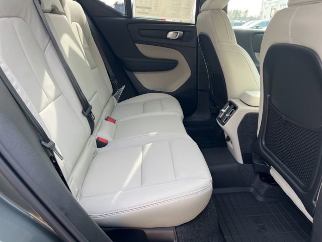 New 2026 Volvo XC40 B5 Plus w/ Climate Package AWD/4WD image 16