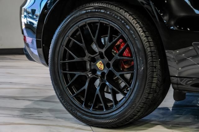 Used 2017 Porsche Macan GTS w/ Premium Package Plus AWD/4WD image 57