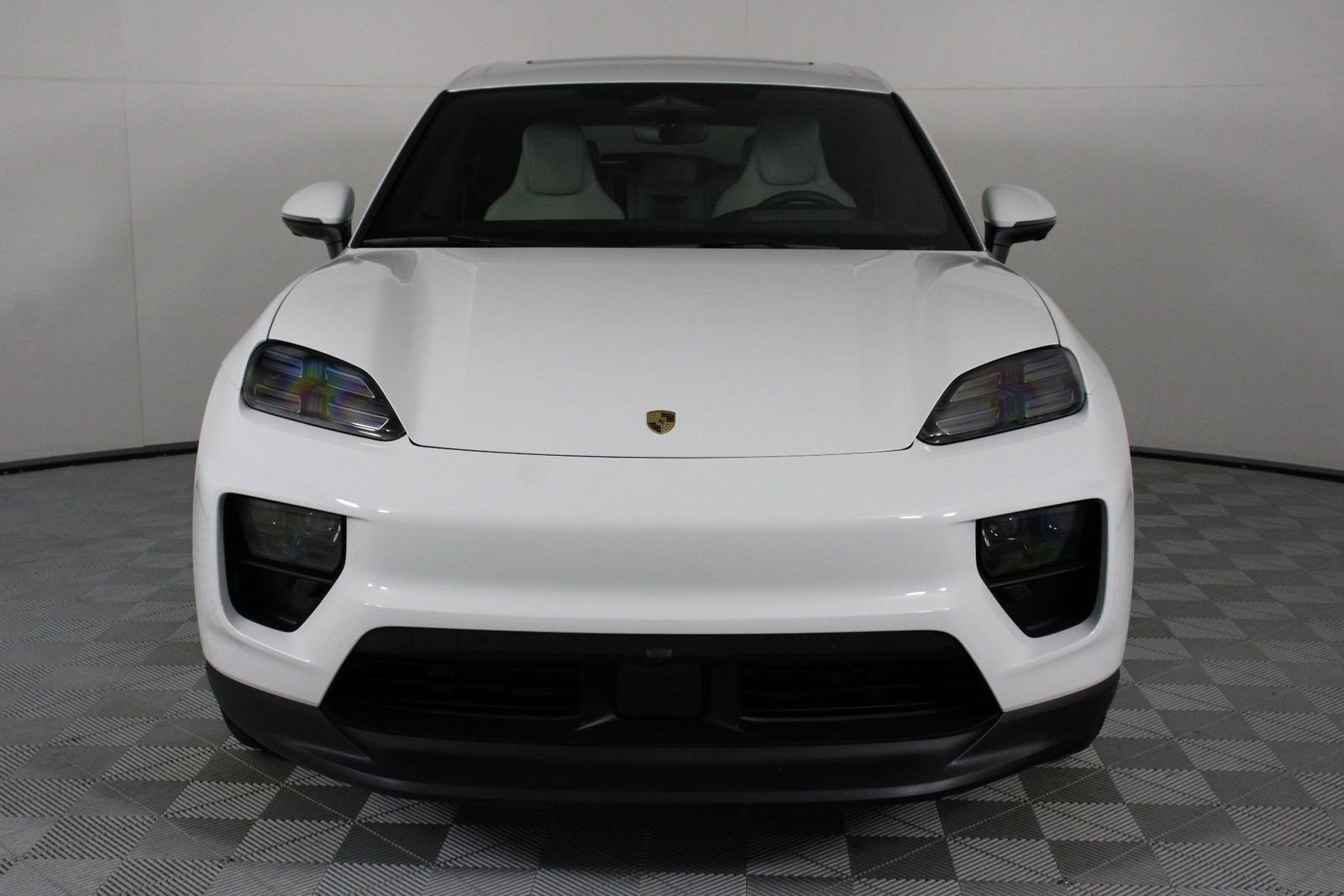 Certified 2024 Porsche Macan 4 Electric image 10