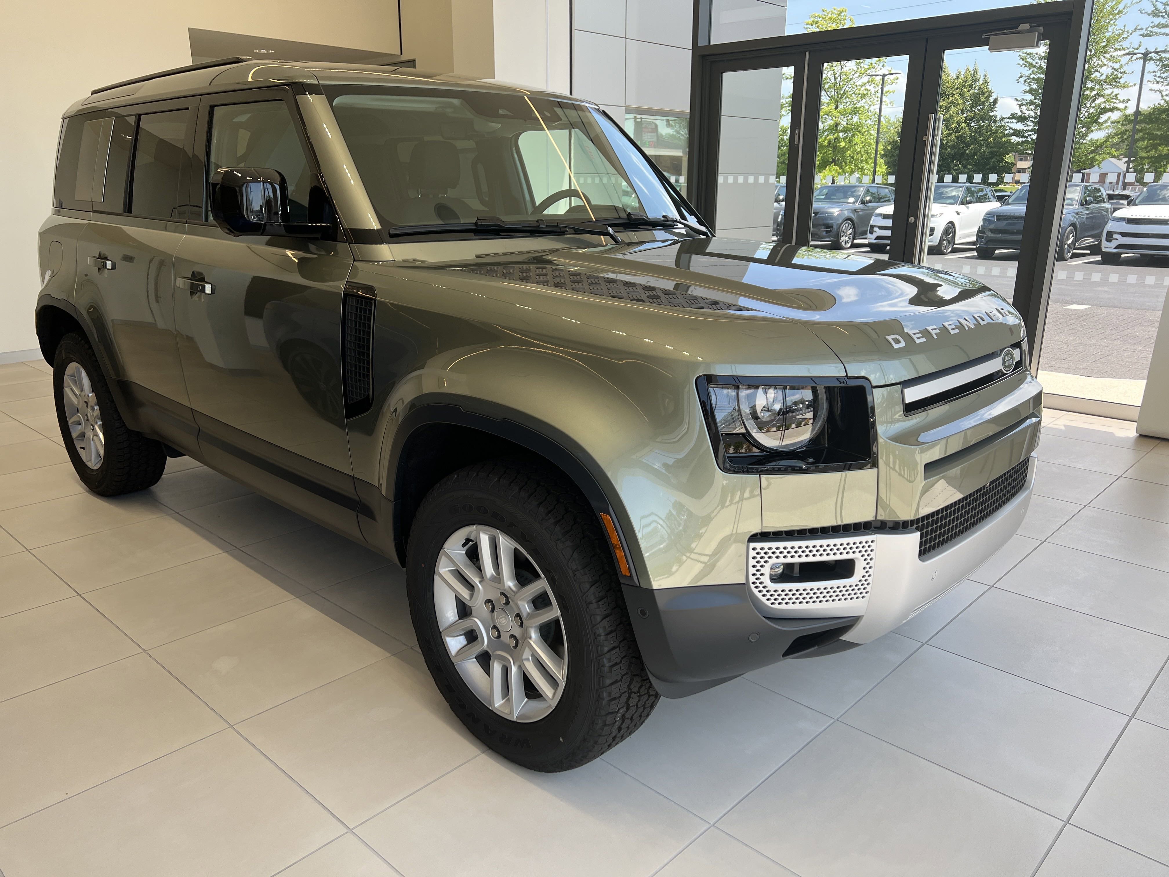 New 2025 Land Rover Defender 110 S image 6