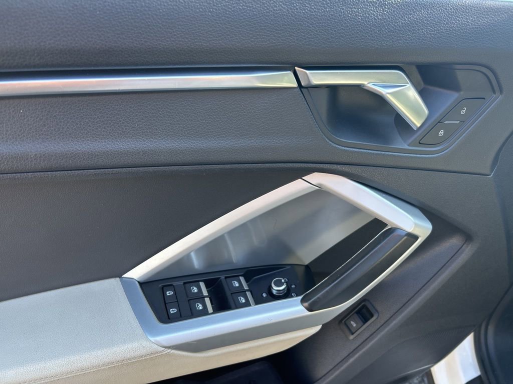 Used 2020 Audi Q3 2.0T Premium image 16