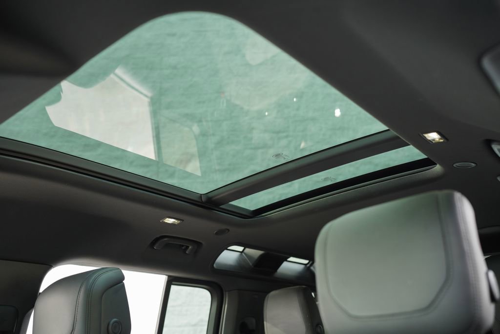 Used 2022 Land Rover Defender 110 X image 33