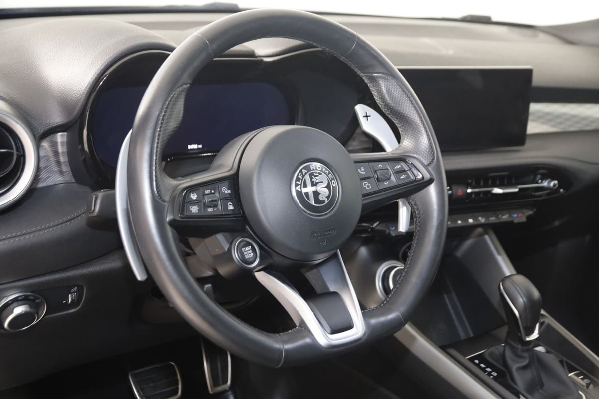 Used 2024 Alfa Romeo Tonale Veloce AWD/4WD image 6