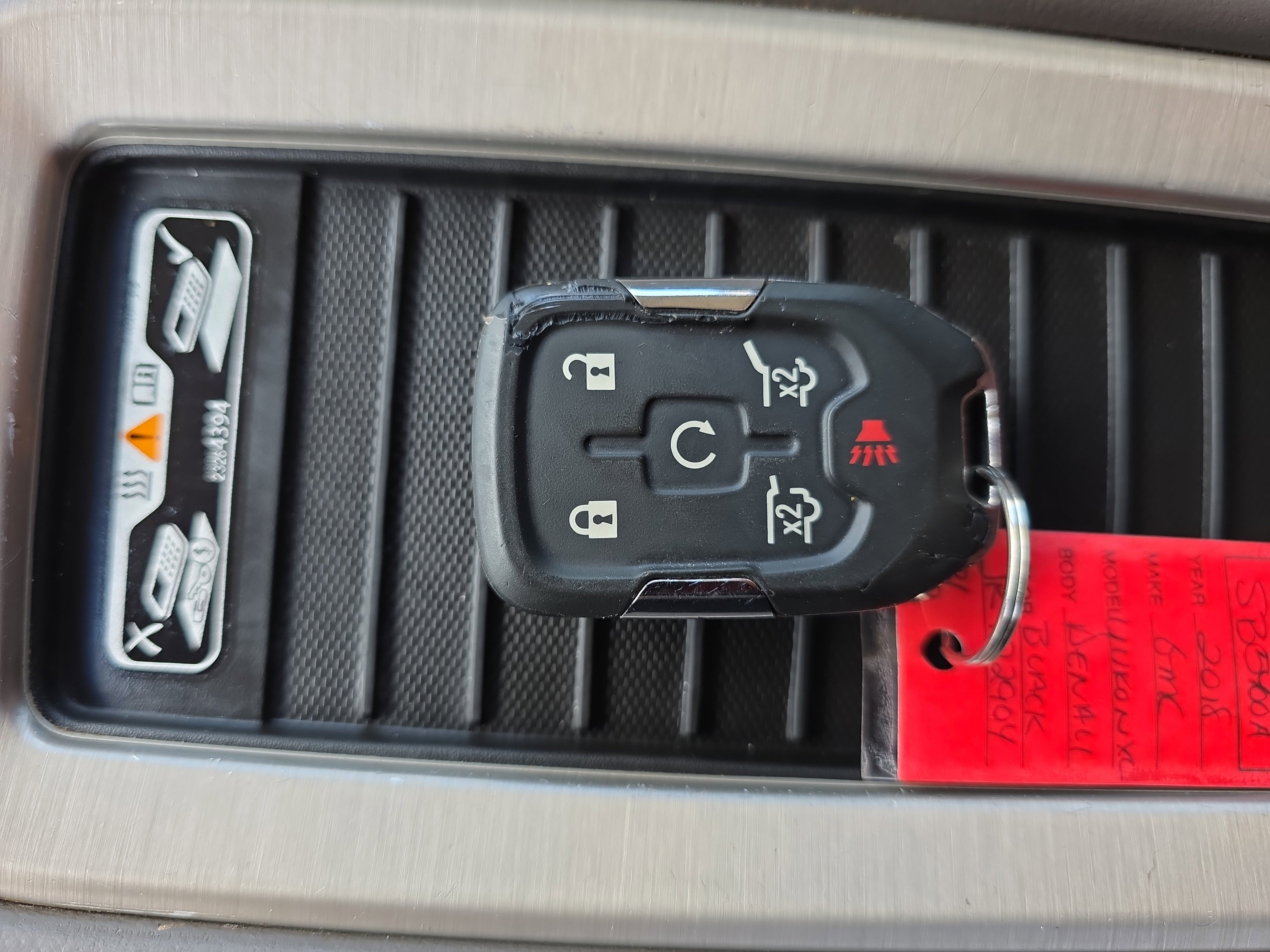 Used 2018 GMC Yukon XL Denali image 29