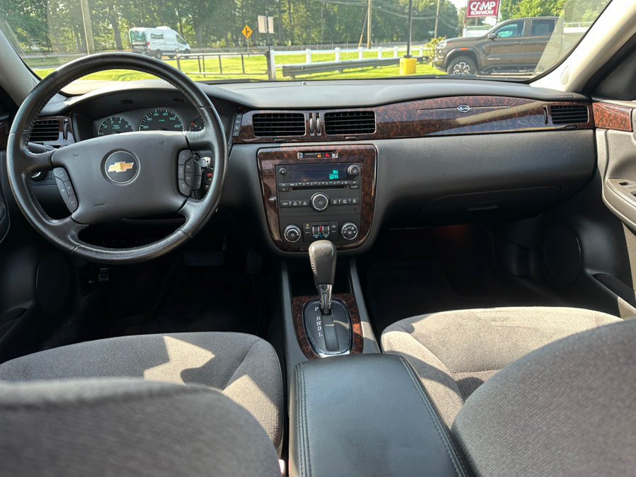 Used 2014 Chevrolet Impala LT w/ LT Sunroof Package FWD image 12