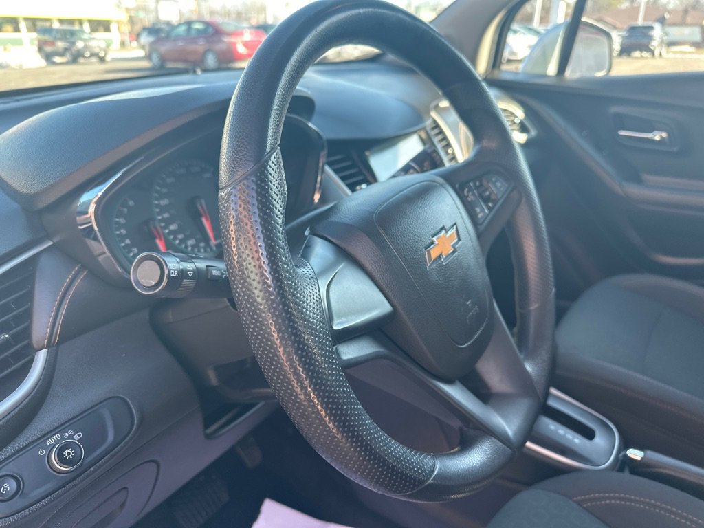Used 2017 Chevrolet Trax LS image 23