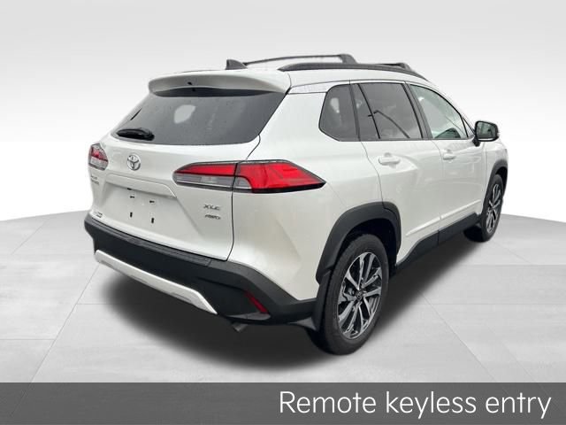 Used 2025 Toyota Corolla Cross XLE image 7