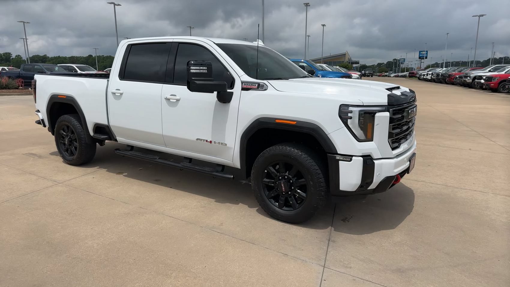 Used 2025 GMC Sierra 2500 AT4 AWD/4WD image 9