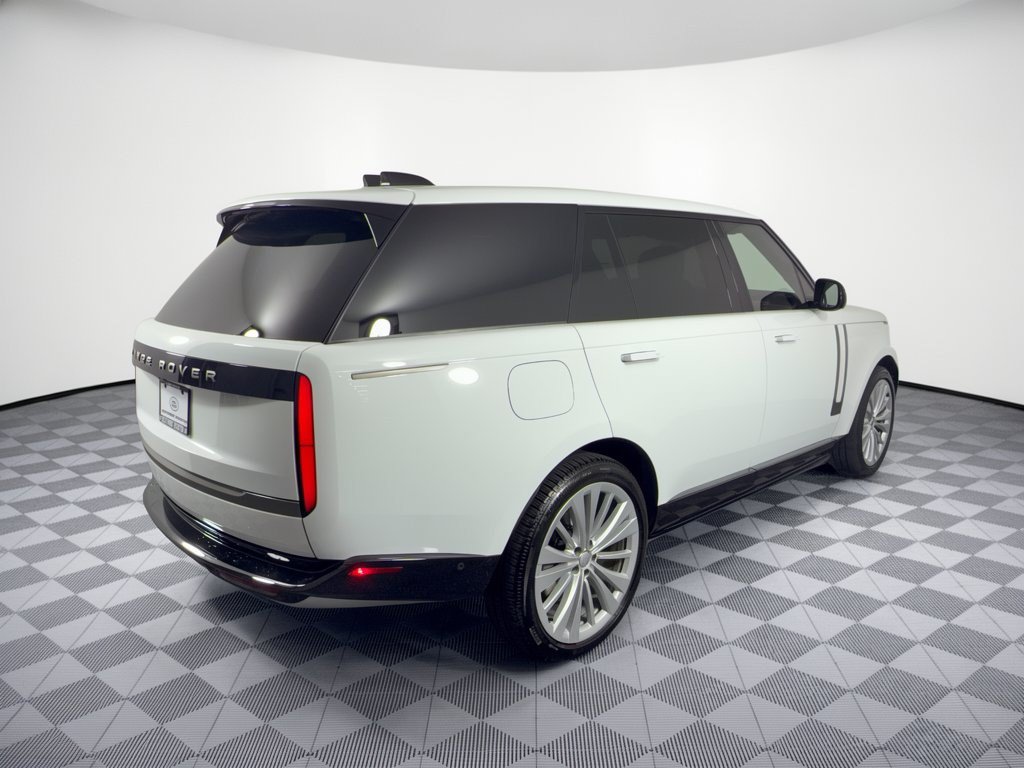 Used 2025 Land Rover Range Rover Long Wheelbase SE AWD/4WD image 9