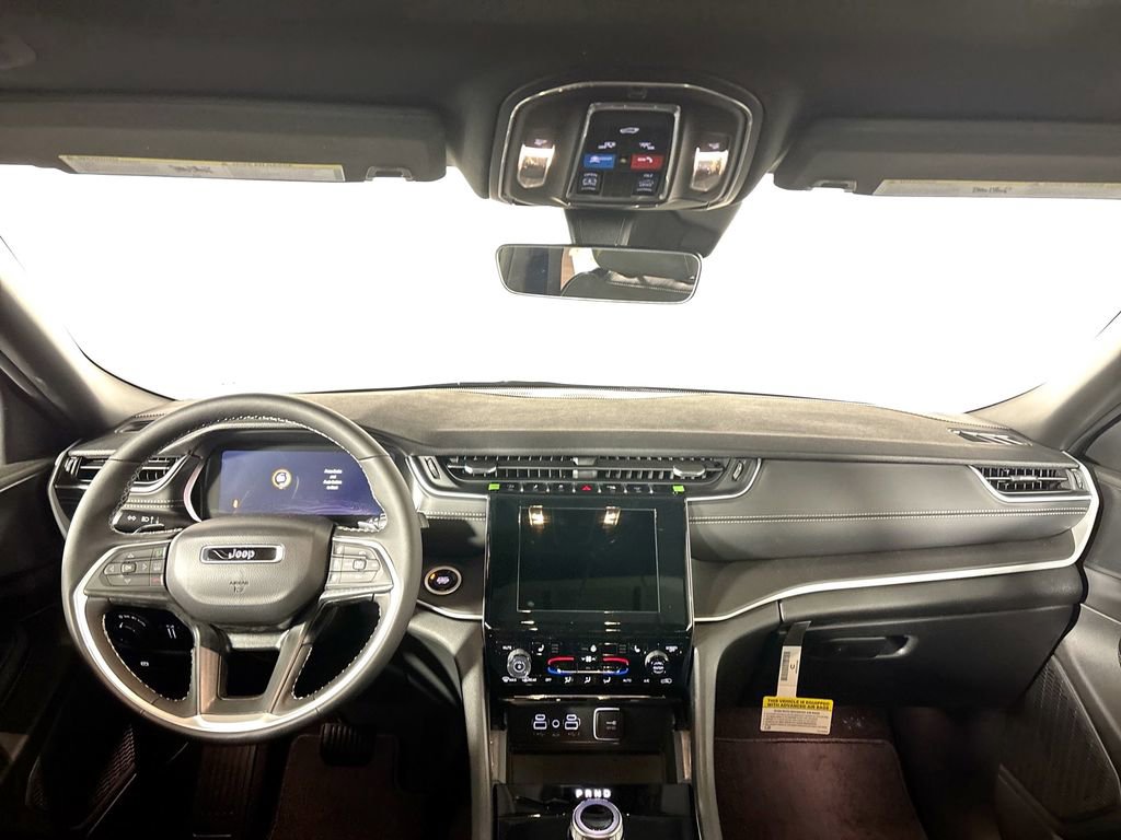 New 2026 Jeep Grand Cherokee Laredo AWD/4WD image 12