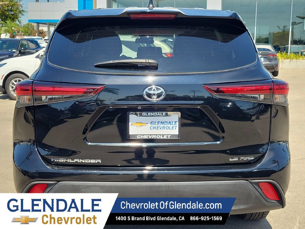 Used 2024 Toyota Highlander LE AWD/4WD image 12
