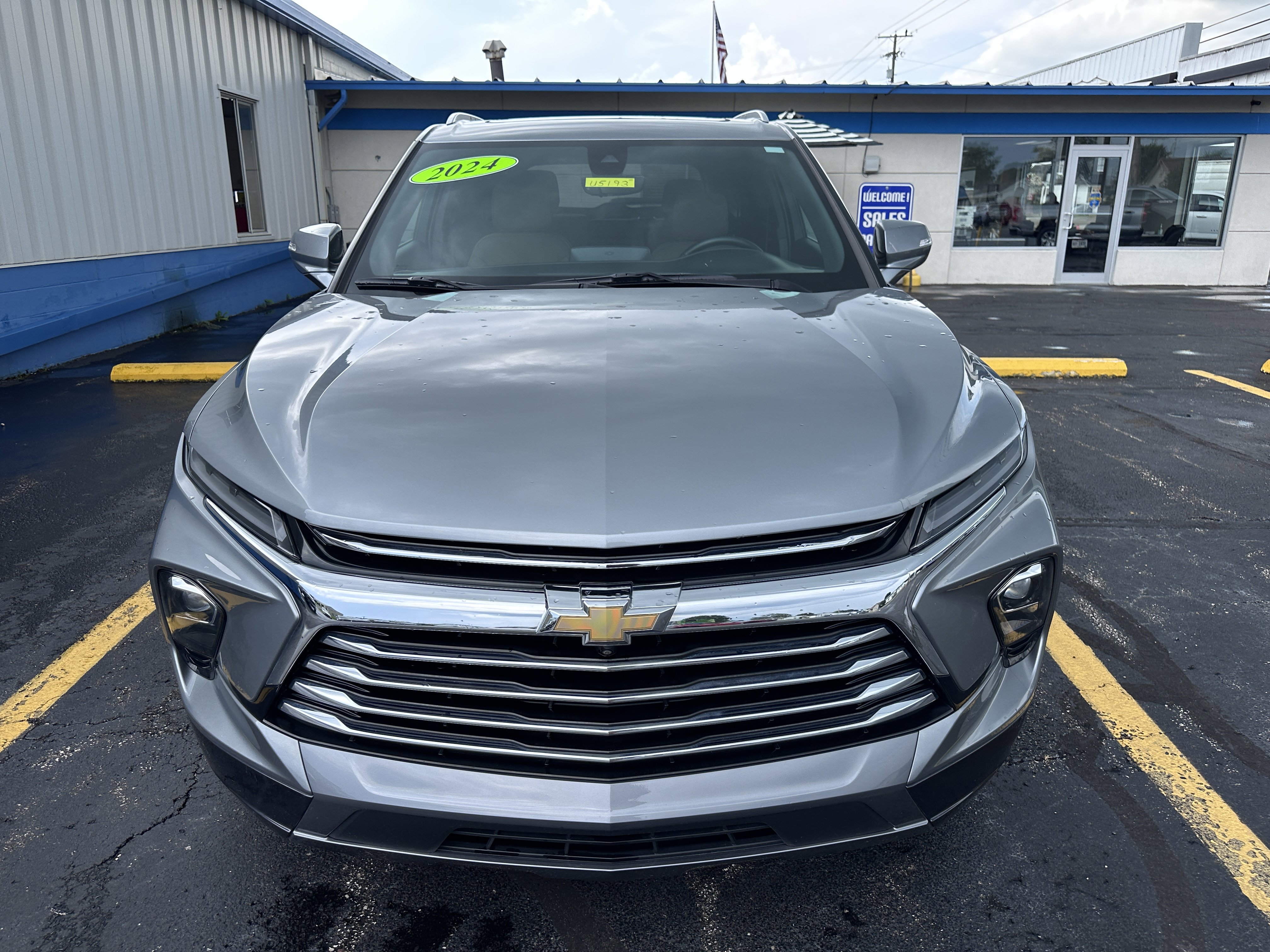 Used 2024 Chevrolet Blazer Premier w/ Driver Confidence II Package image 6