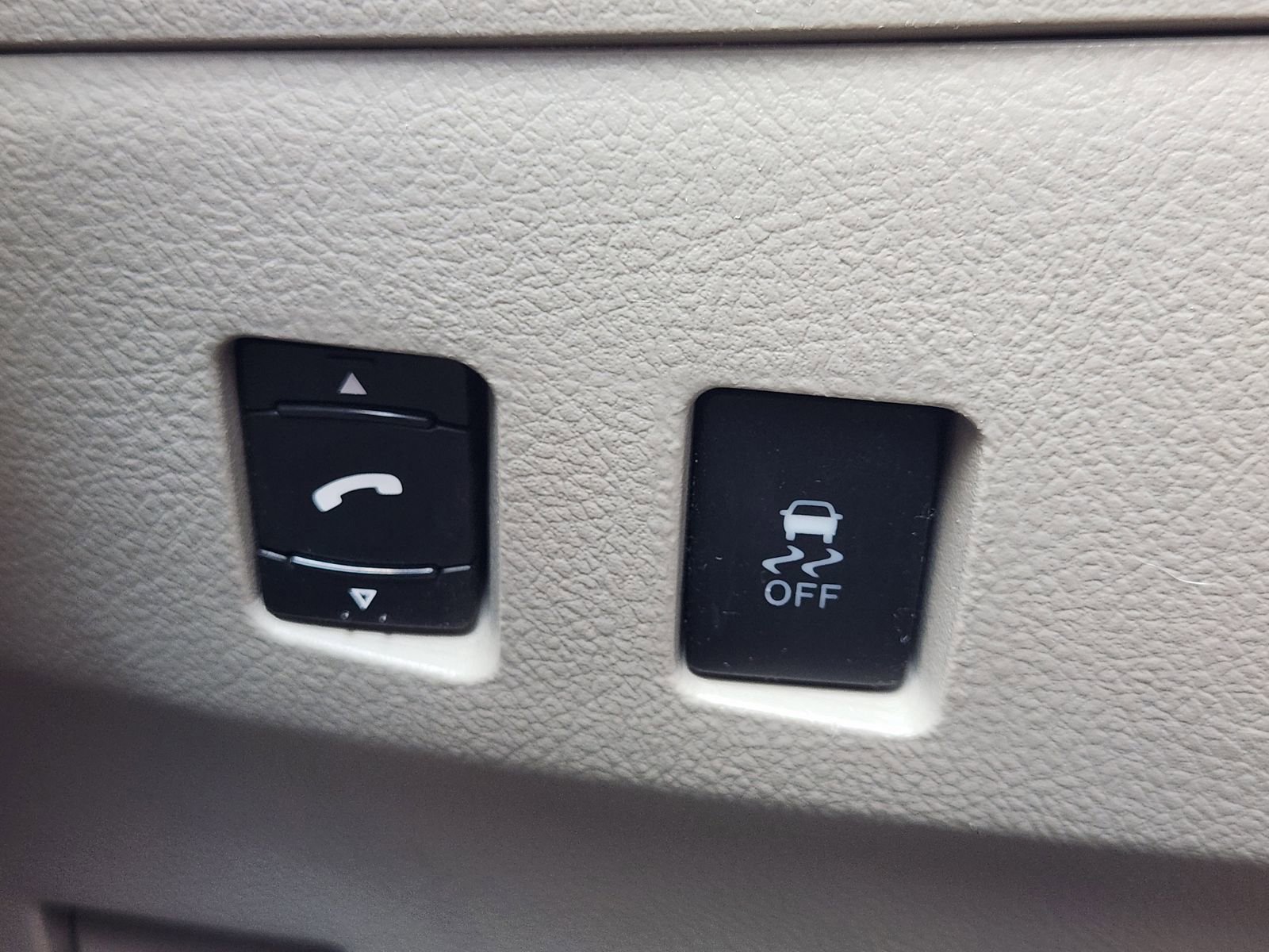 Used 2011 Toyota Camry LE image 24